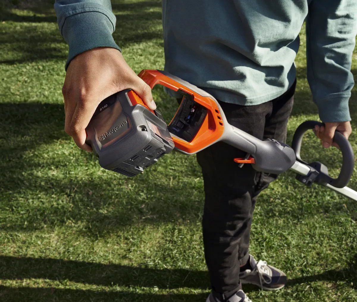 HUSQVARNA 215iL - skats 3