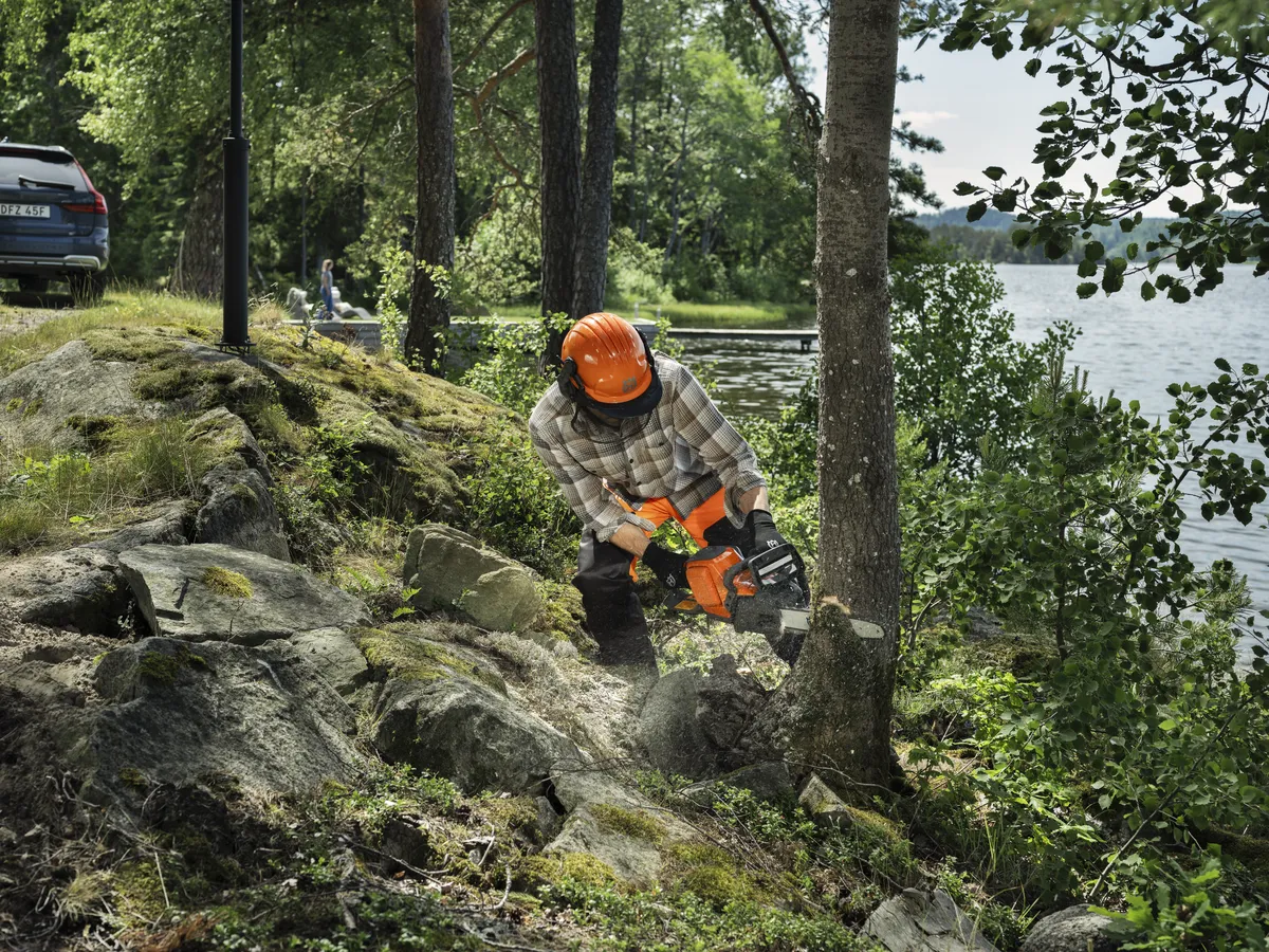 HUSQVARNA 242i - skats 4