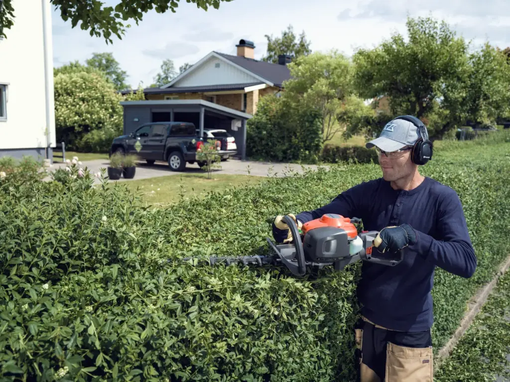 HUSQVARNA 322HD60 - skats 2
