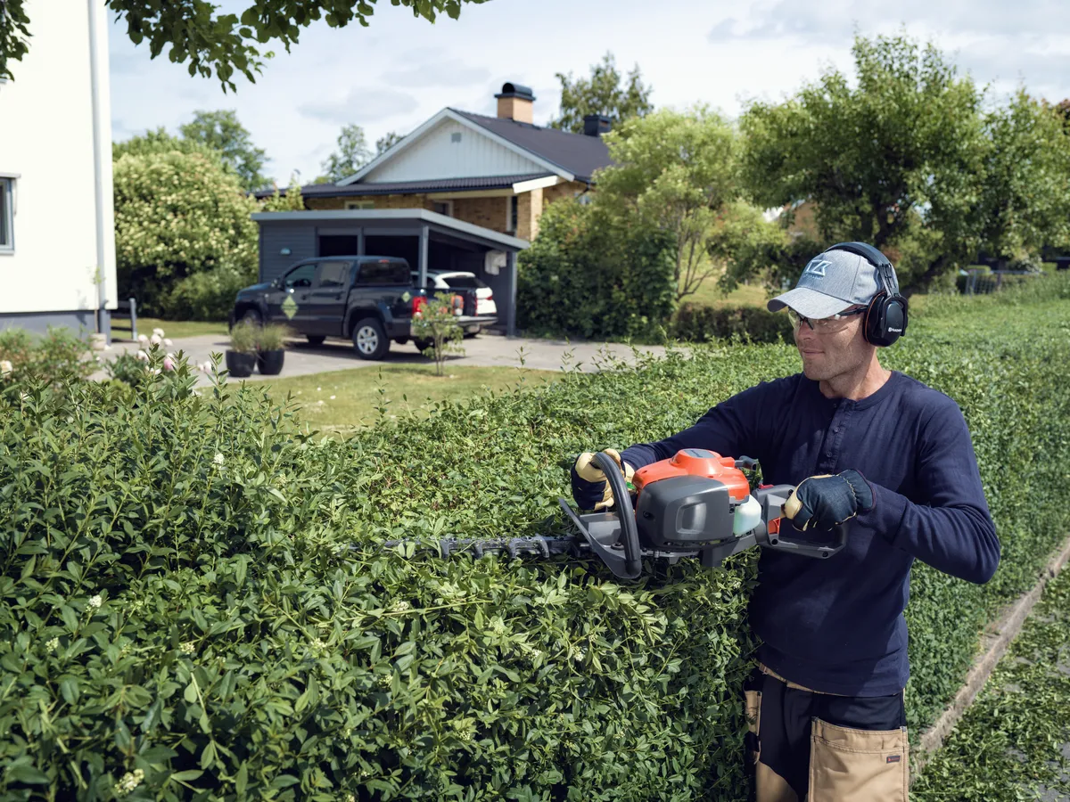 HUSQVARNA 322HD60 - skats 2