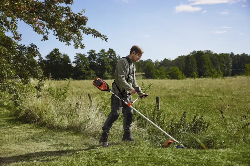 HUSQVARNA 325iR - skats 3