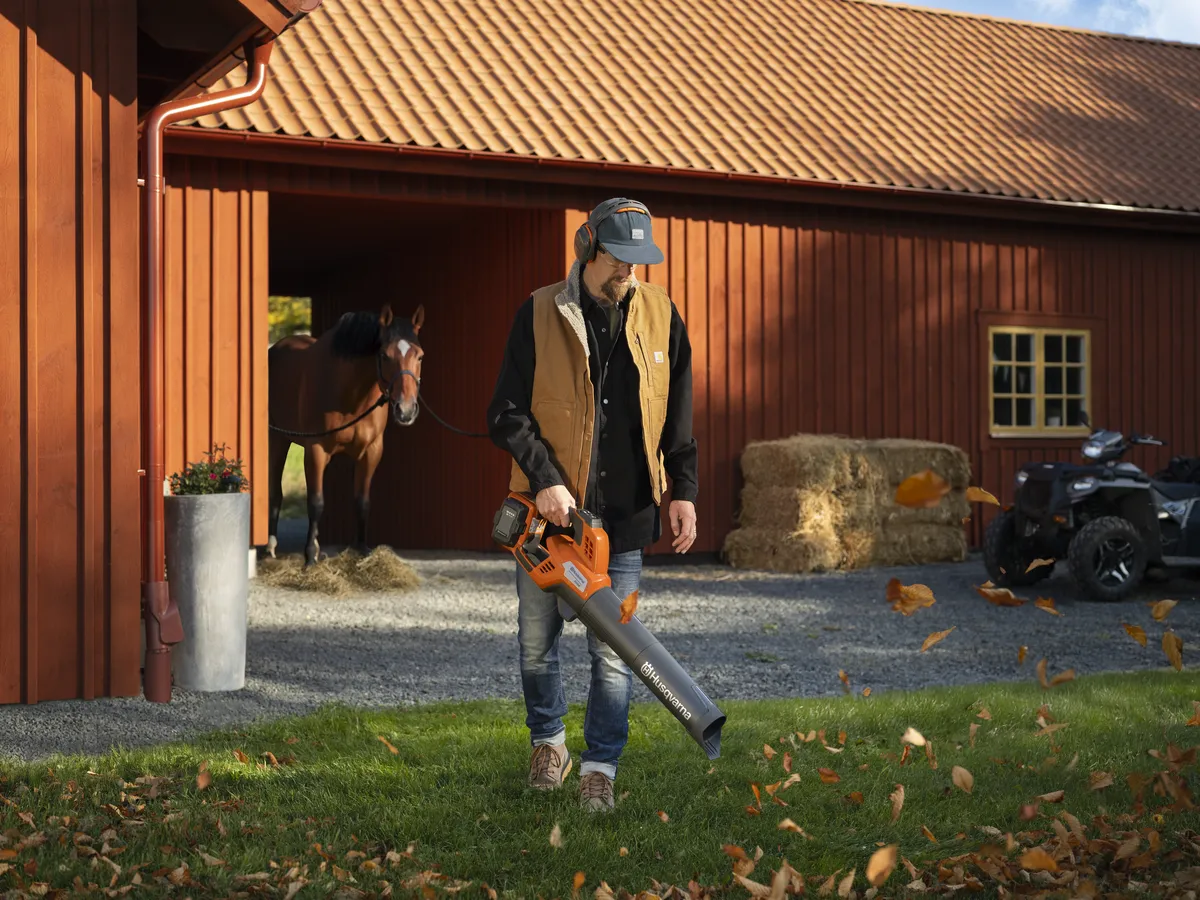 HUSQVARNA 335iB - skats 4