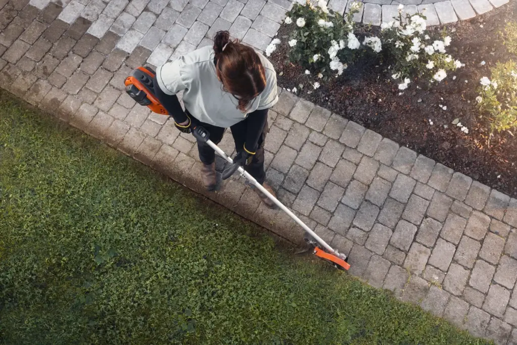 HUSQVARNA 525iLK, dzinēja daļa - skats 2