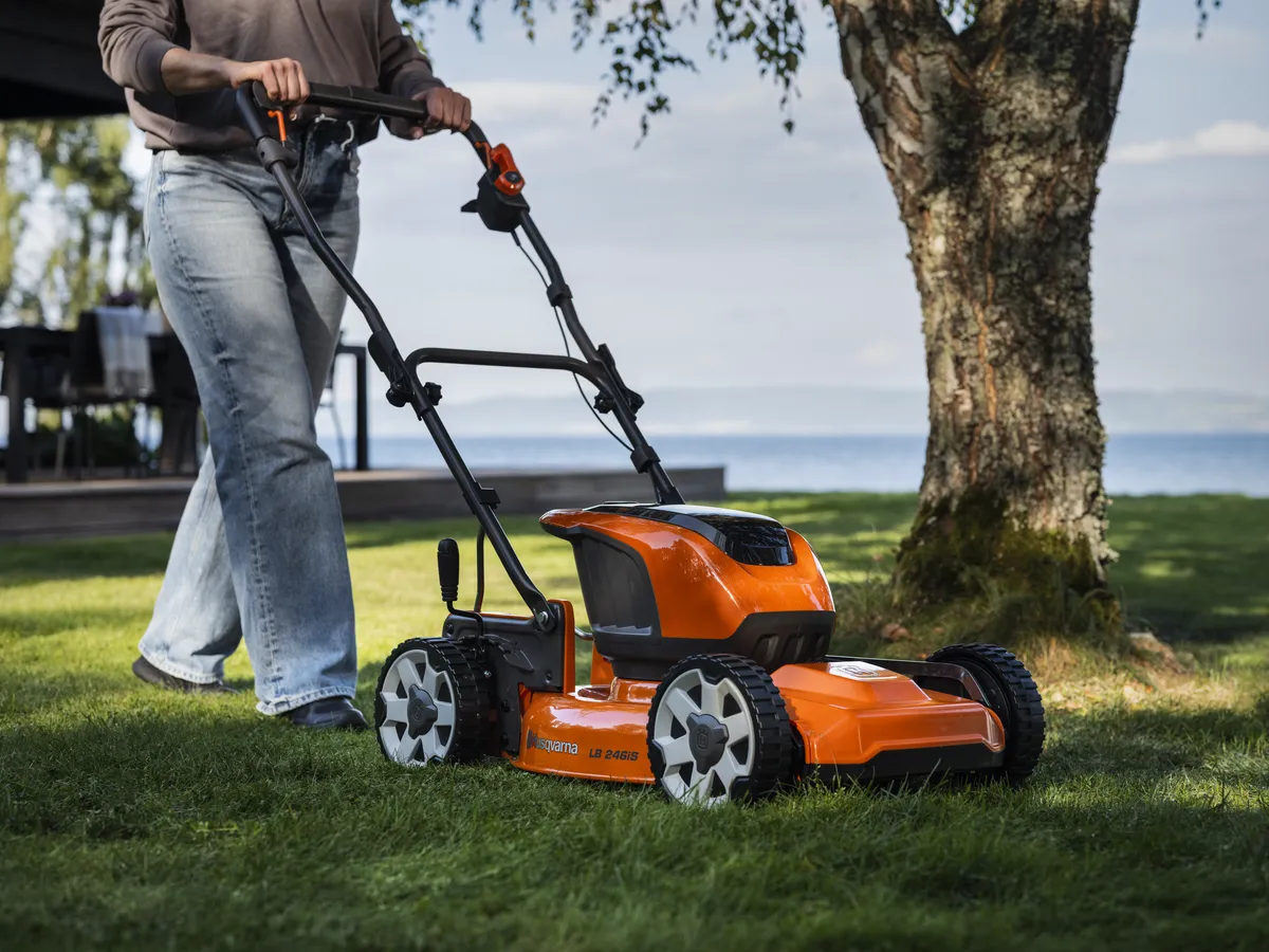 HUSQVARNA LB 246iS - skats 3