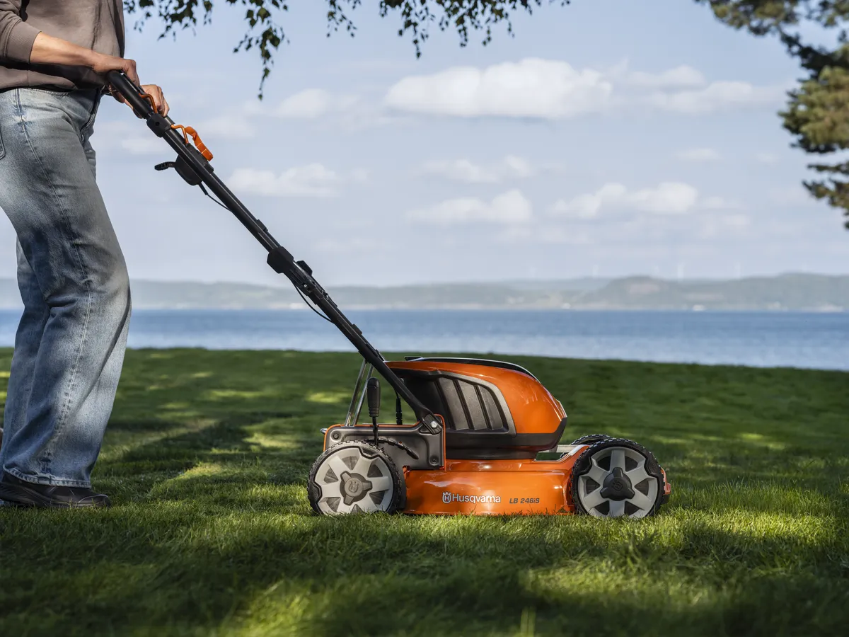 HUSQVARNA LB 246iS - skats 4