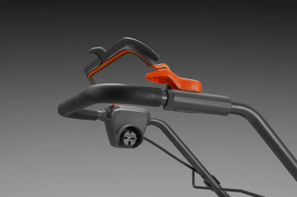 HUSQVARNA LC 141C - skats 2