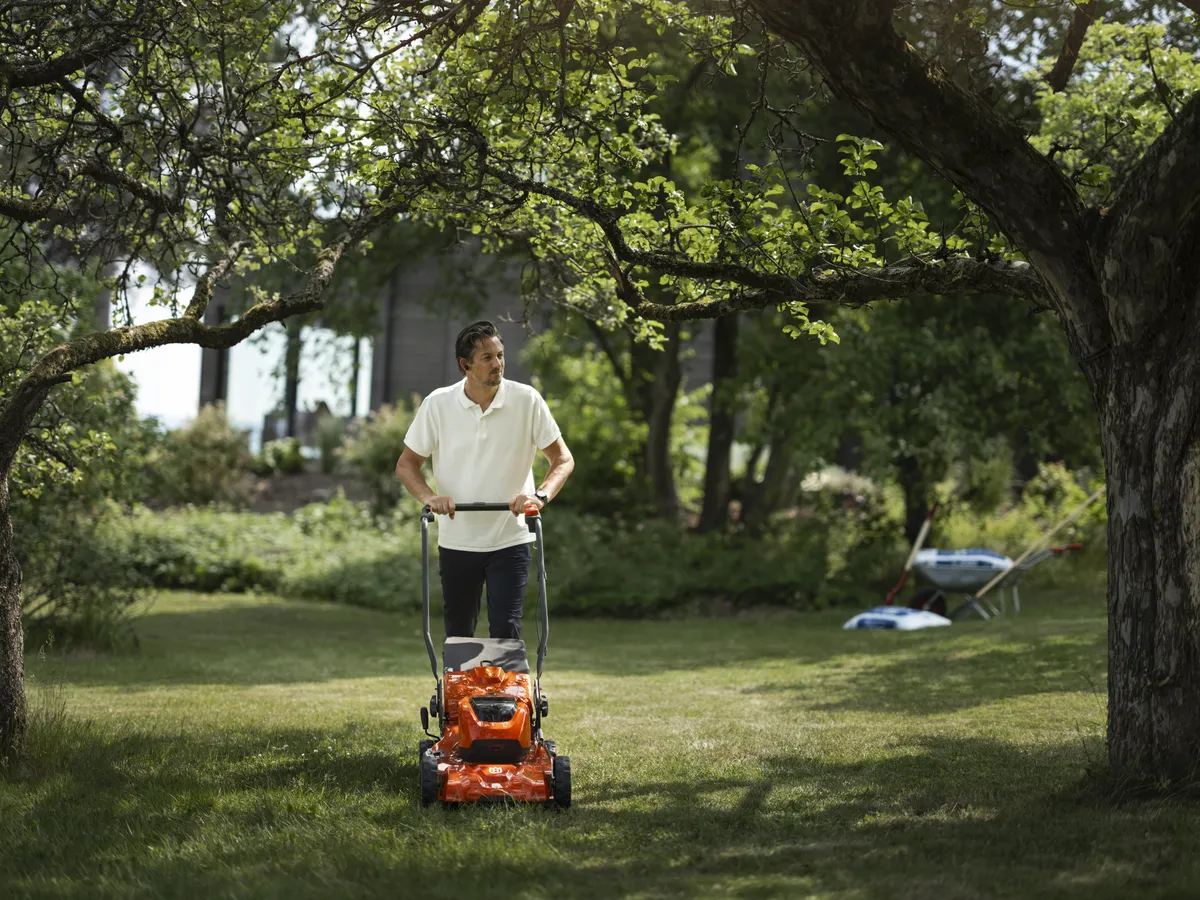HUSQVARNA LC 251iS - skats 2