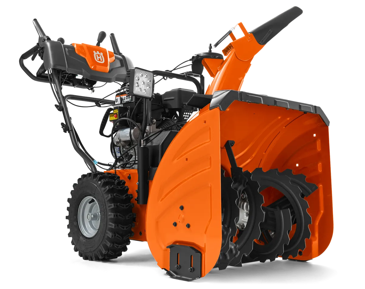 HUSQVARNA ST 324 - skats 1