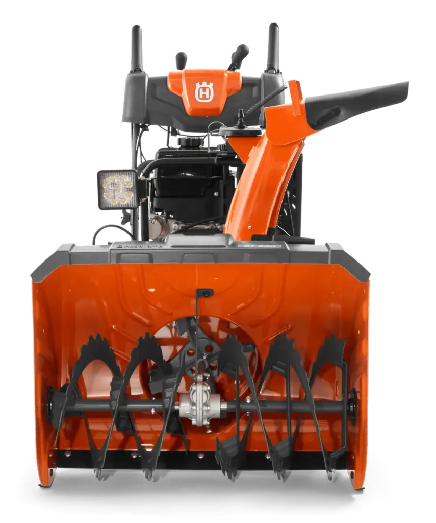 HUSQVARNA ST 324 - skats 2