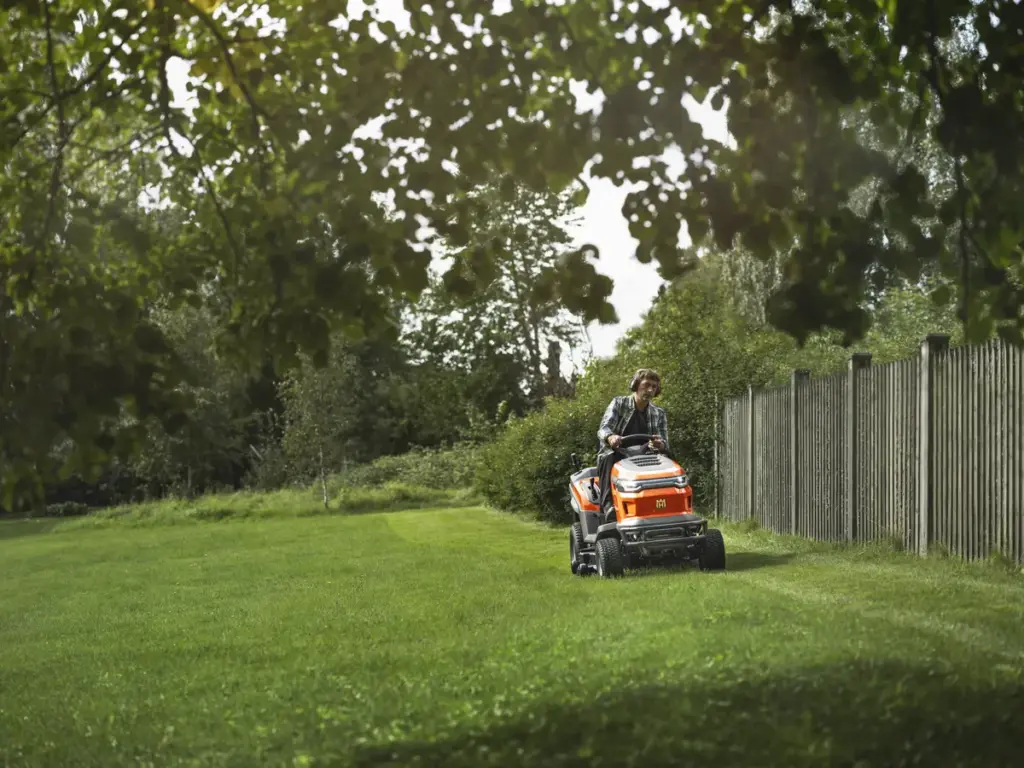 HUSQVARNA TC 220T - skats 3